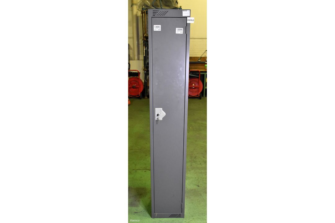 Single door storage locker - W 305 x D 305 x H 1780mm - Image 1 of 5