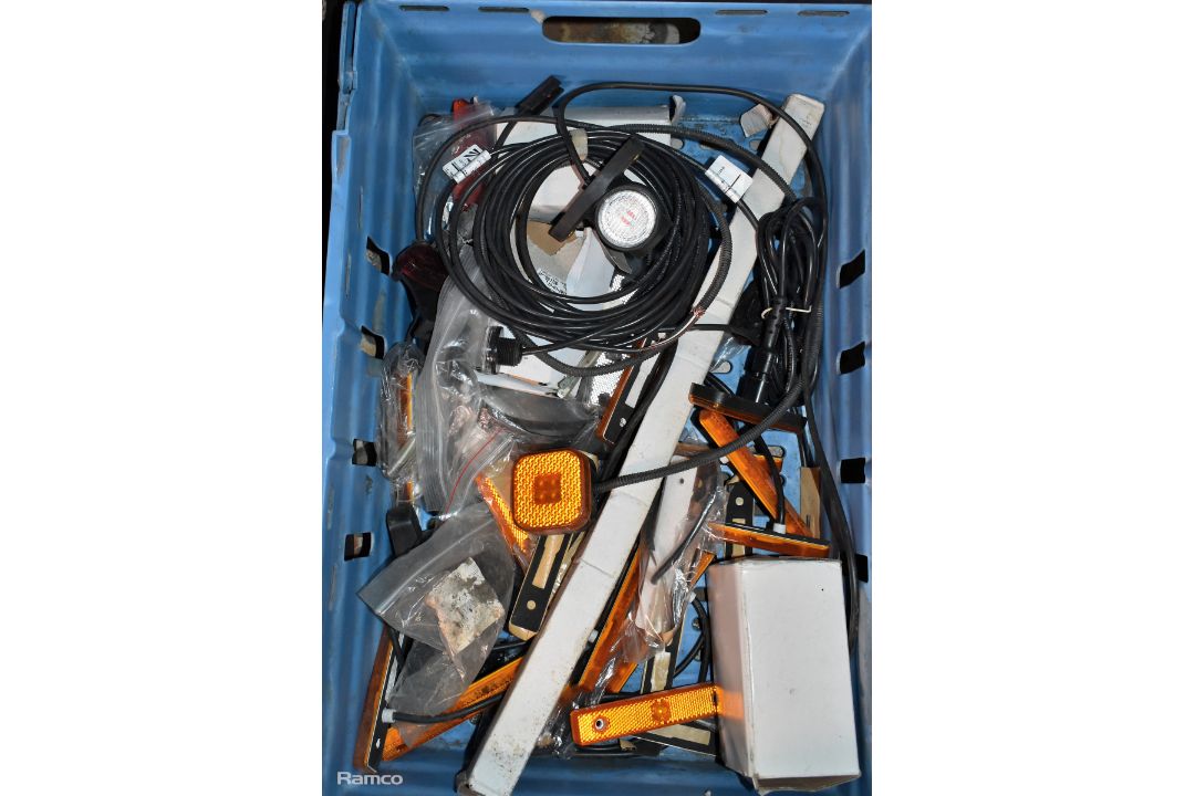 Mixed vehicle lights - orange beacons, orange side markers, red markers and more - Image 4 of 4
