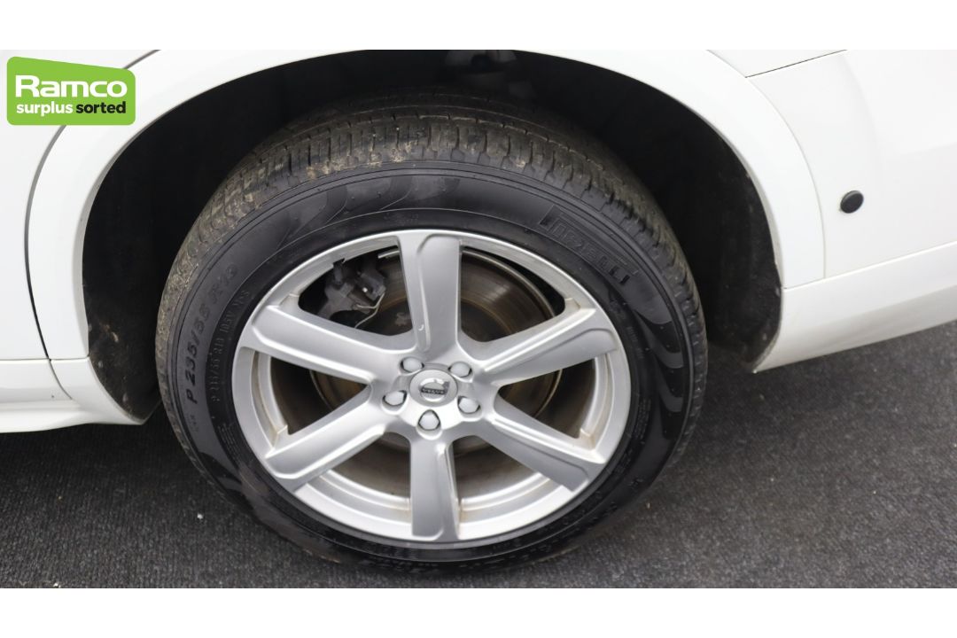 2021 Volvo XC90 Momentum T8 Recharge AWD 2.0L Petrol Hybrid - full details in the description - Image 55 of 61