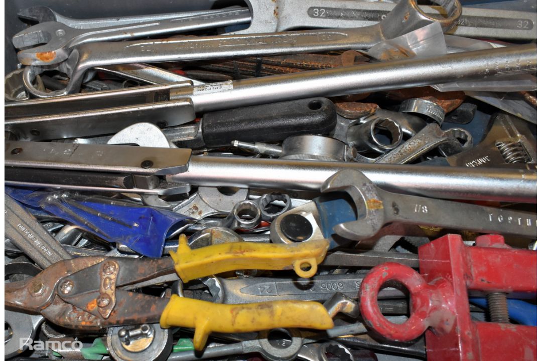 Tray of mixed hand tools - spanners, adjustable spanners, screwdrivers, snips, socket bits and ruler - Image 2 of 3