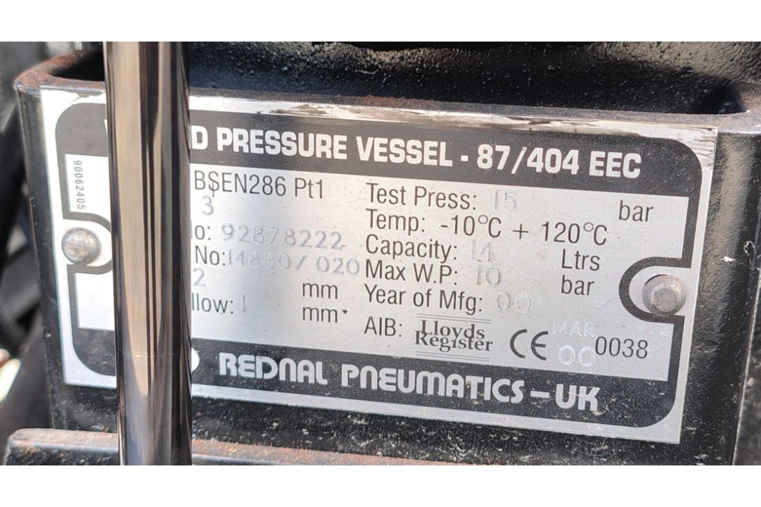 Ingersoll-Rand P180WDG portable compressor - Working pressure: 7 bar - Year: 2000 - 157 hours - Image 25 of 37