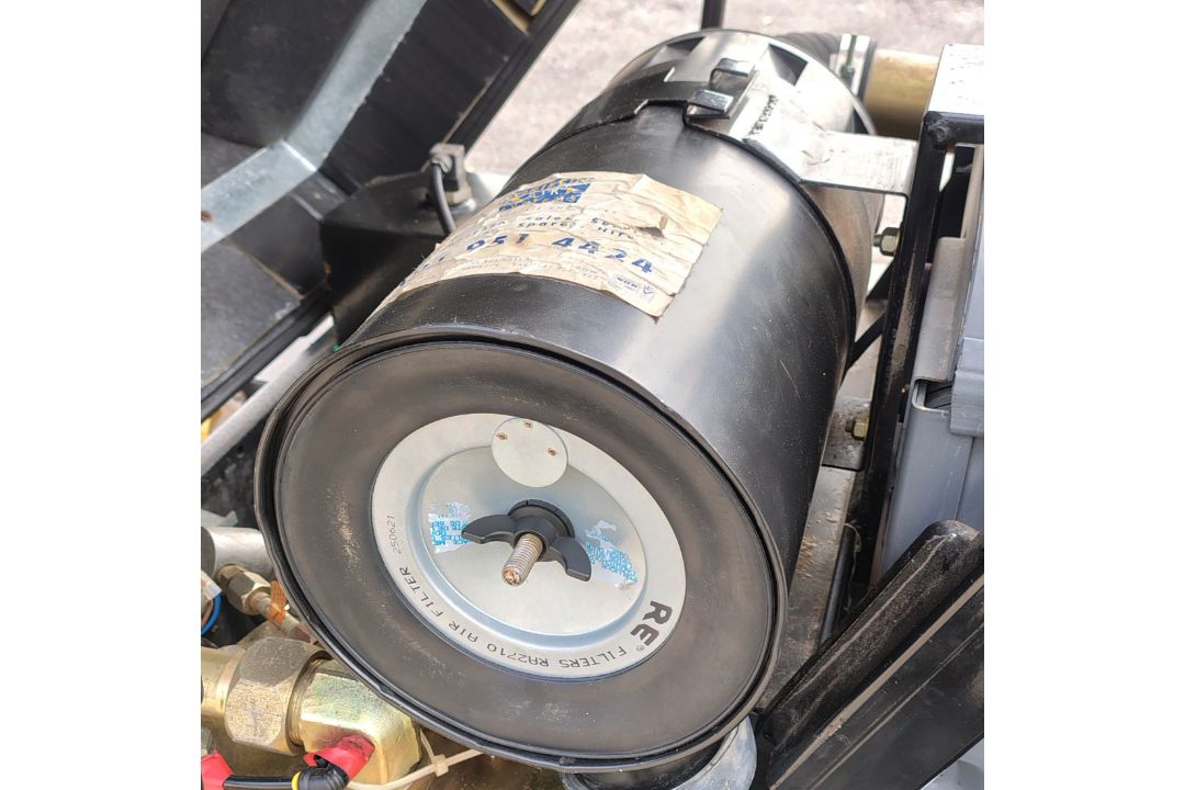 Ingersoll-Rand P180WDG portable compressor - Working pressure: 7 bar - Year: 2000 - 157 hours - Image 27 of 37