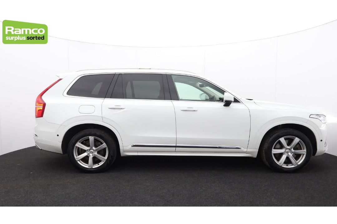 2021 Volvo XC90 Momentum T8 Recharge AWD 2.0L Petrol Hybrid - full details in the description - Image 4 of 61