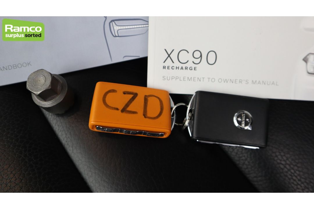 2021 Volvo XC90 Momentum T8 Recharge AWD 2.0L Petrol Hybrid - full details in the description - Image 47 of 61