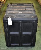 Amazon Cases plastic flight case with built in rackmounts - SOME LATCHES ARE DAMAGED