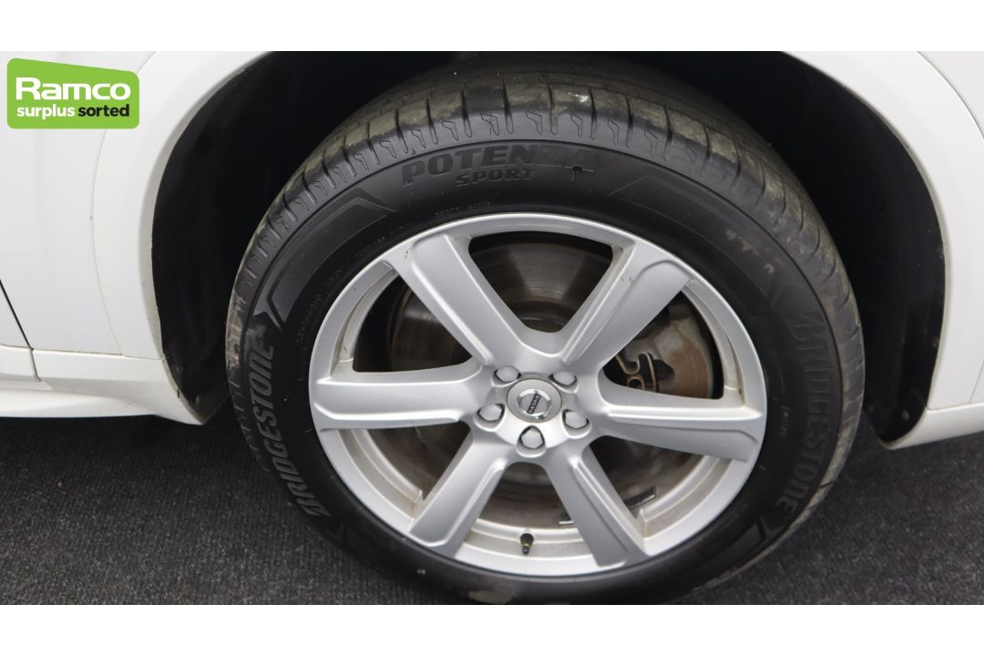 2021 Volvo XC90 Momentum T8 Recharge AWD 2.0L Petrol Hybrid - full details in the description - Image 53 of 61