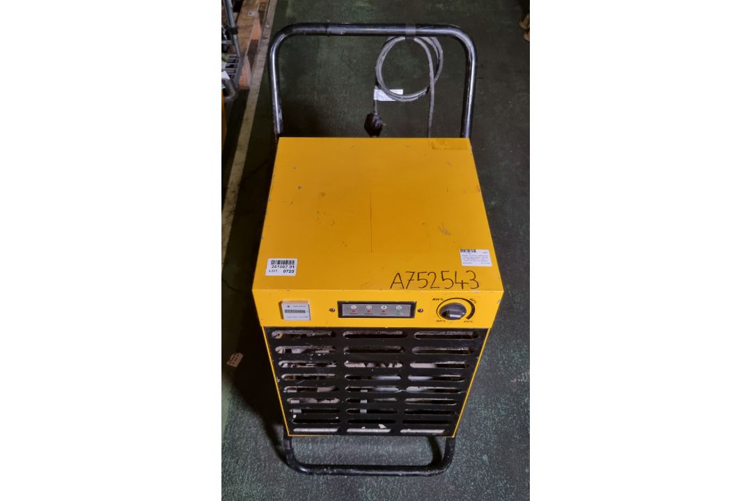 Master DH 62DV heavy duty mobile dehumidifier - Serial No: 98636000334 - running hours: 8384 - 240V - Image 2 of 5