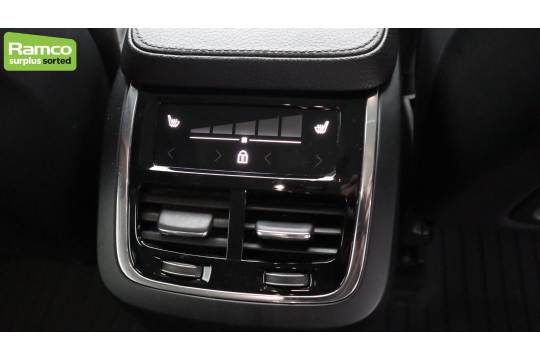 2021 Volvo XC90 Momentum T8 Recharge AWD 2.0L Petrol Hybrid - full details in the description - Image 30 of 61