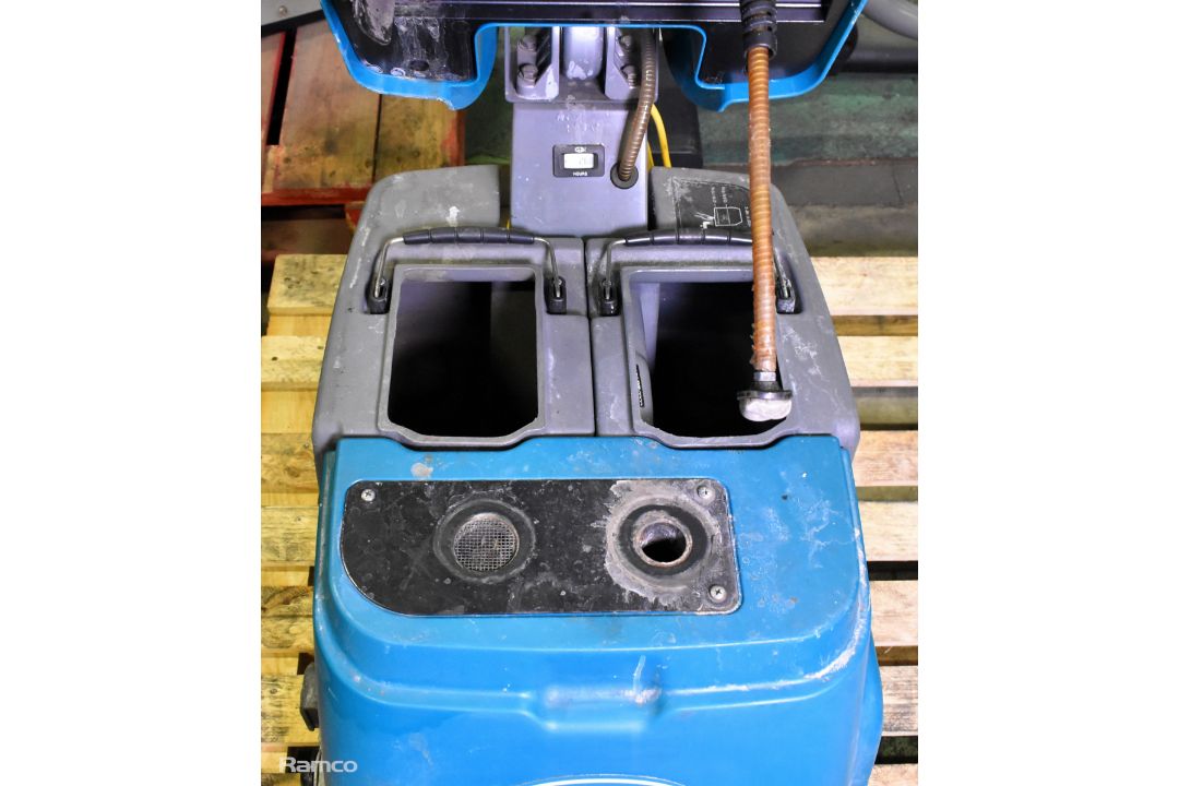 Tennant T1 walk behind micro floor scrubber - 380mm working width - Image 5 of 9