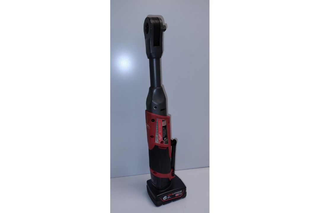 Milwaukee M12 FIR38LR 12V 3/8 inch drive cordless ratchet with 12v 6.0 Ah Li-ion battery - Image 5 of 7