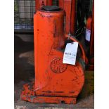 HydraLite 30 tonne hydraulic ram jack - W 140 x D 320 x H 450mm - 24kg