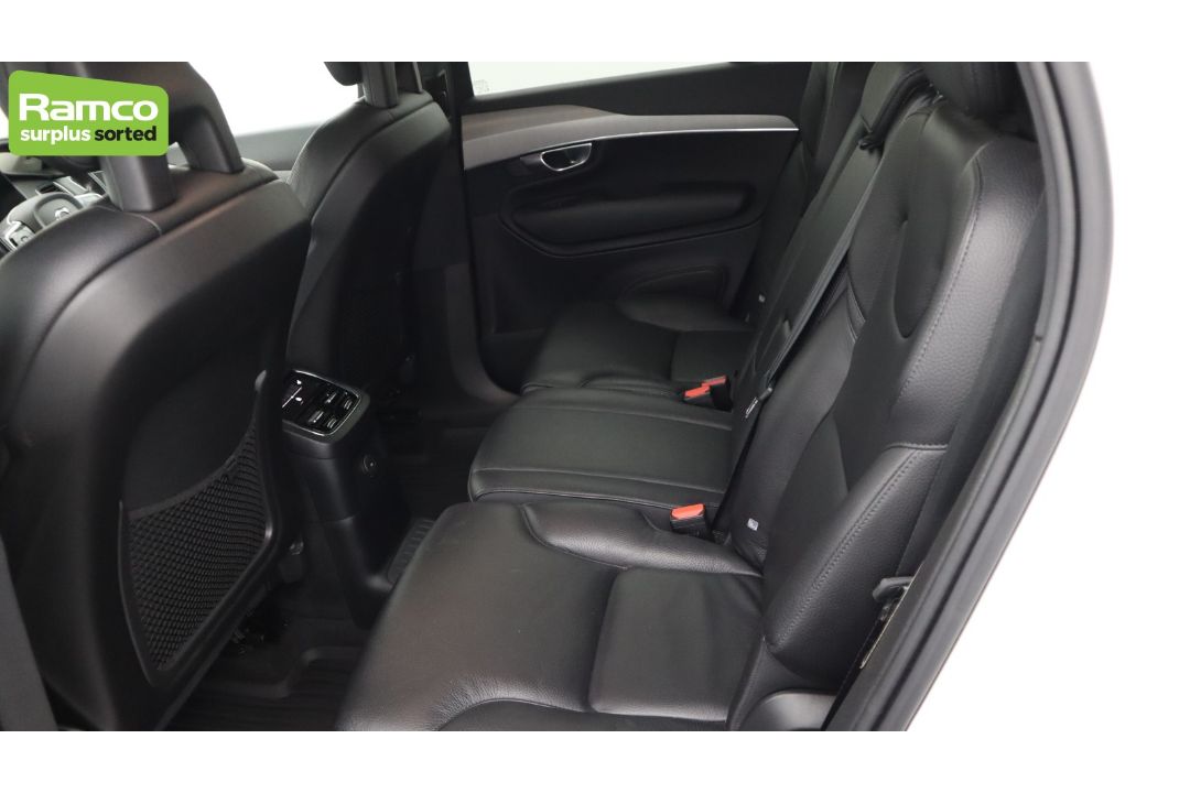 2021 Volvo XC90 Momentum T8 Recharge AWD 2.0L Petrol Hybrid - full details in the description - Image 41 of 61