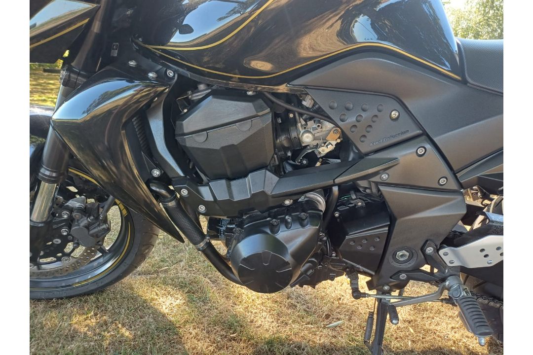 2011 Kawasaki Z750 motorbike - just over 19,000 miles - full details in the description - Image 6 of 16