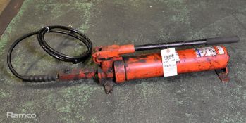 HES Hand operated hydraulic pump - W 180 x D 720 x H 170mm - 12.5kg
