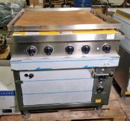 MKN 10010084S stainless steel electric solid top oven range - W 800 x D 870 x H 895mm