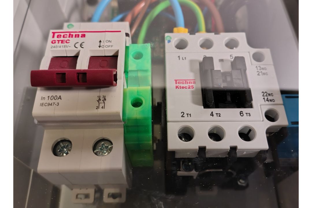 Matt:e IP-EVCP-TC80 single phase EV voltage monitoring and protection unit - W 200 x D 130 x H 300mm - Image 6 of 8