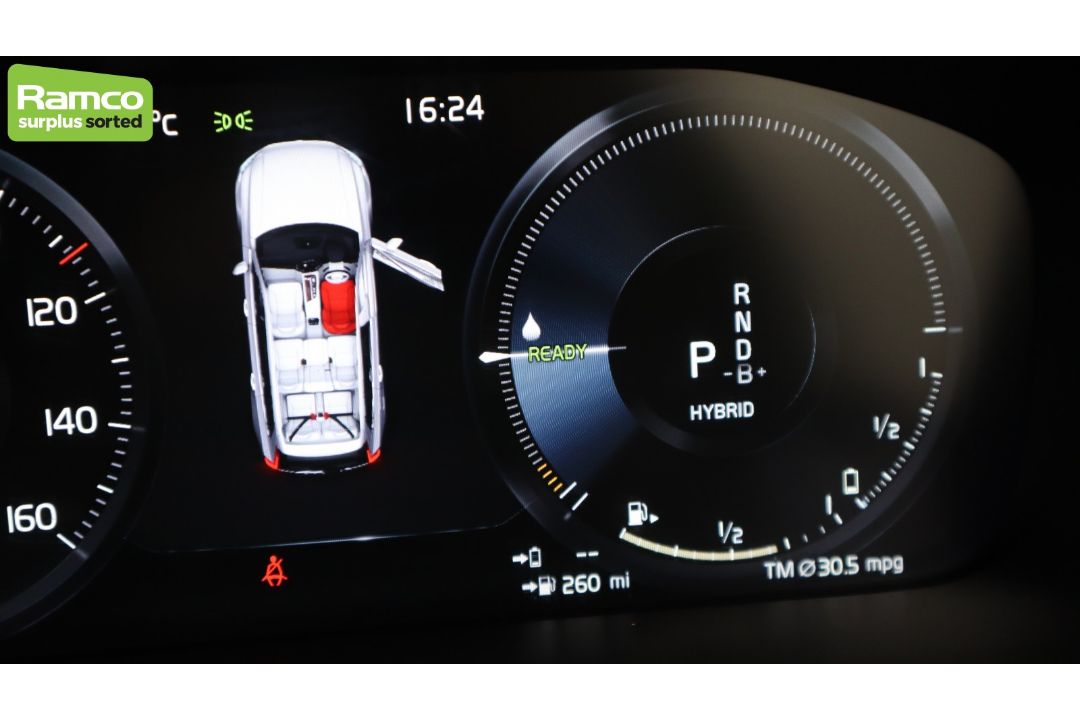 2021 Volvo XC90 Momentum T8 Recharge AWD 2.0L Petrol Hybrid - full details in the description - Image 14 of 61