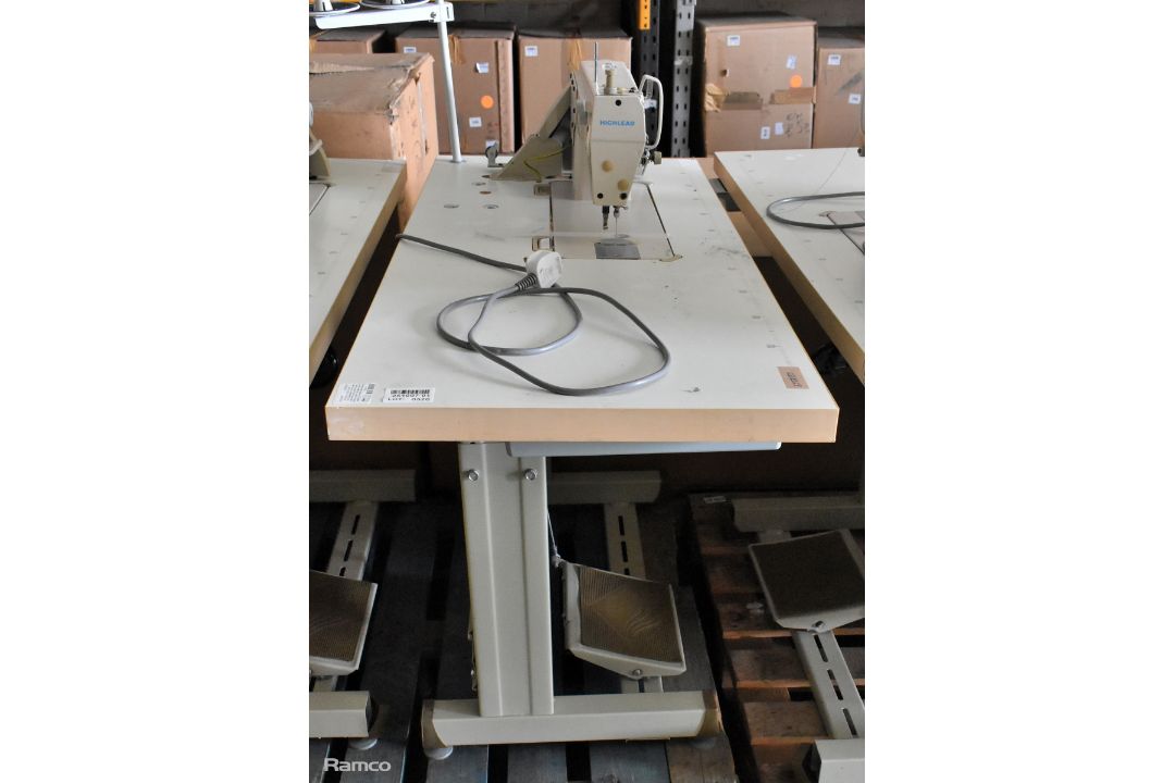 Braithwaite Highlead GC1088-M single needle high speed industrial sewing machine with table - Image 3 of 7
