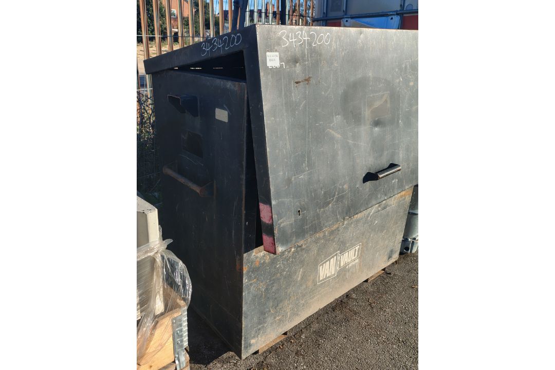 Van Vault 4-Store large site tool storage box - W 1390 x D 790 x H 1280mm - NO KEY & DOESN'T CLOSE - Image 4 of 4