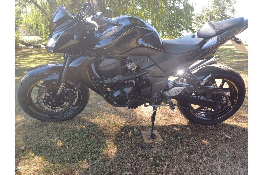 2011 Kawasaki Z750 motorbike - just over 19,000 miles - full details in the description - Image 5 of 16