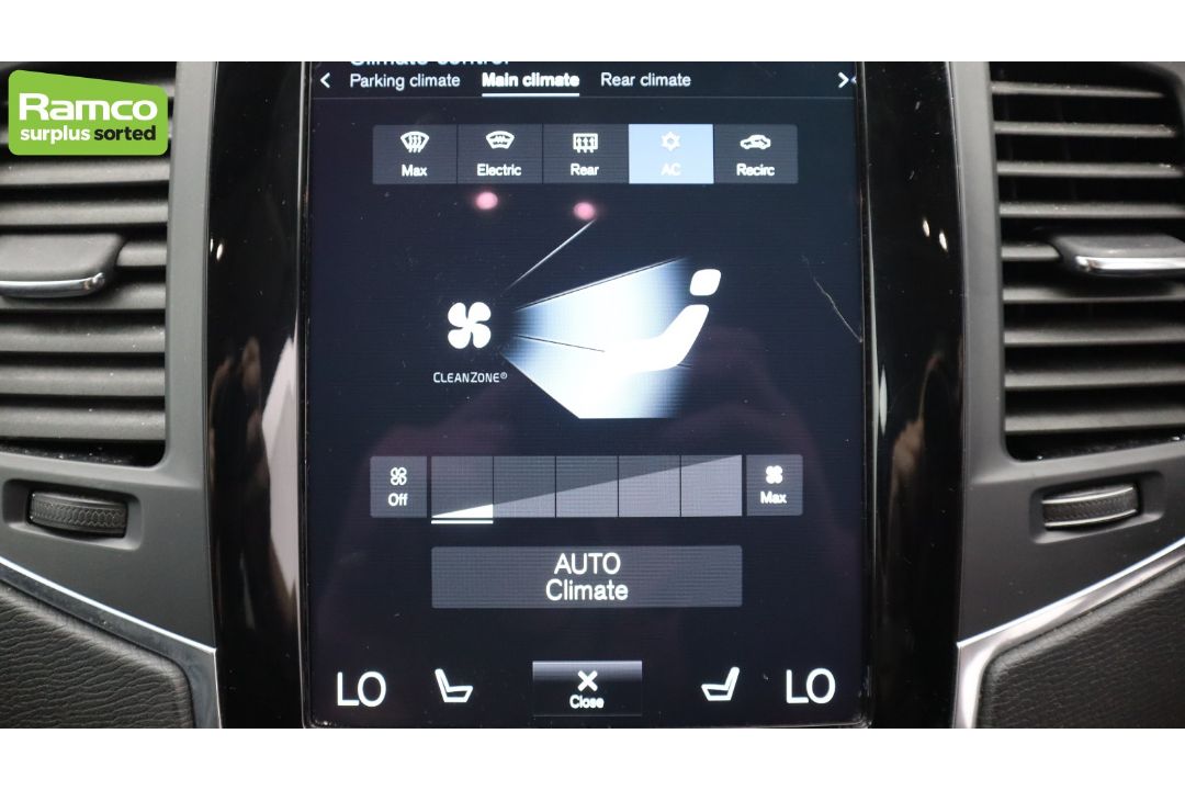 2021 Volvo XC90 Momentum T8 Recharge AWD 2.0L Petrol Hybrid - full details in the description - Image 18 of 61