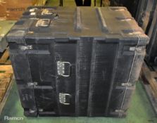Zero plastic flight case - SOME LATCHES ARE DAMAGED - W 680 x D 840 x H 1040mm - 37kg