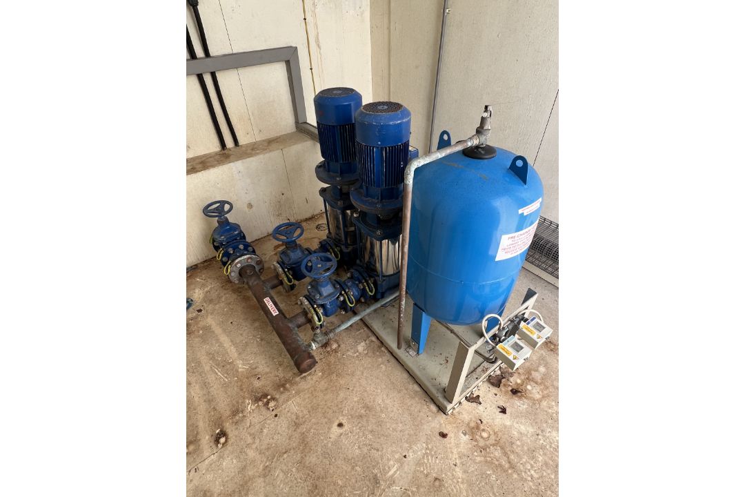 Pump pressurisation unit in modified 10ft ISO container - details in desc. - Image 10 of 12