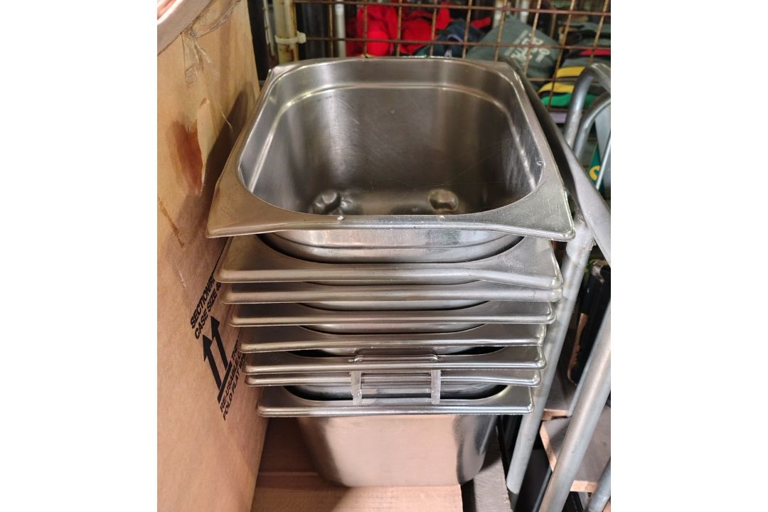 Stainless steel gastronorm trays and lids - Various sizes and styles - Image 4 of 5