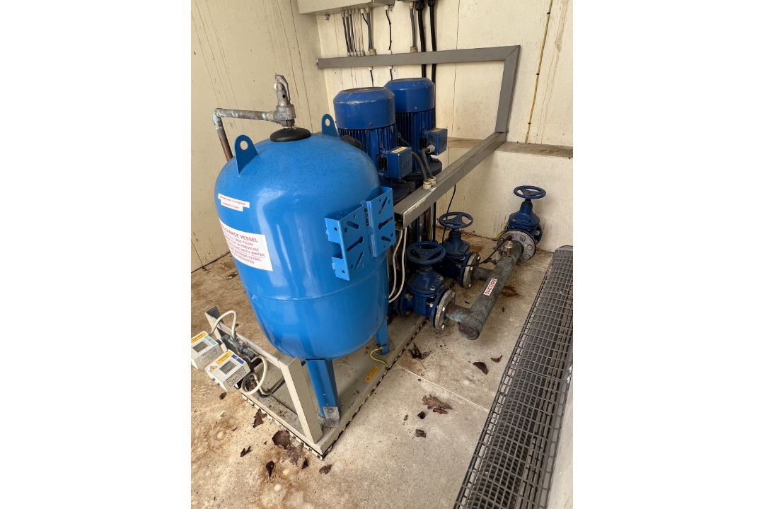Pump pressurisation unit in modified 10ft ISO container - details in desc. - Image 11 of 12