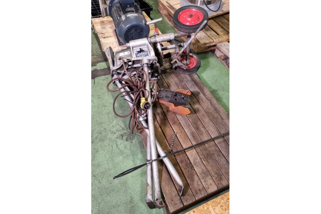 Ridgid 300 floor standing pipe threader - W 520 x D 800 x H 1430mm - 70kg - Image 3 of 6