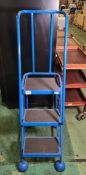 Small blue 3 tread safety steps - W 570 x D 700 x H 1420mm
