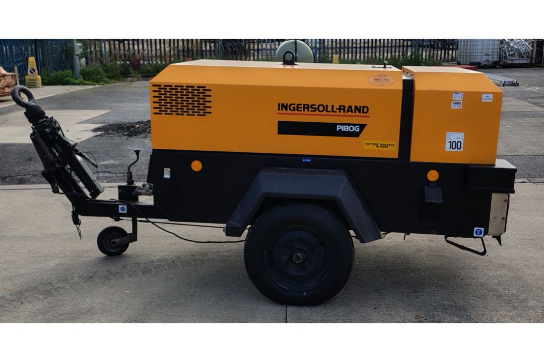 Ingersoll-Rand P180WDG portable compressor - Working pressure: 7 bar - Year: 2000 - 157 hours - Image 1 of 37