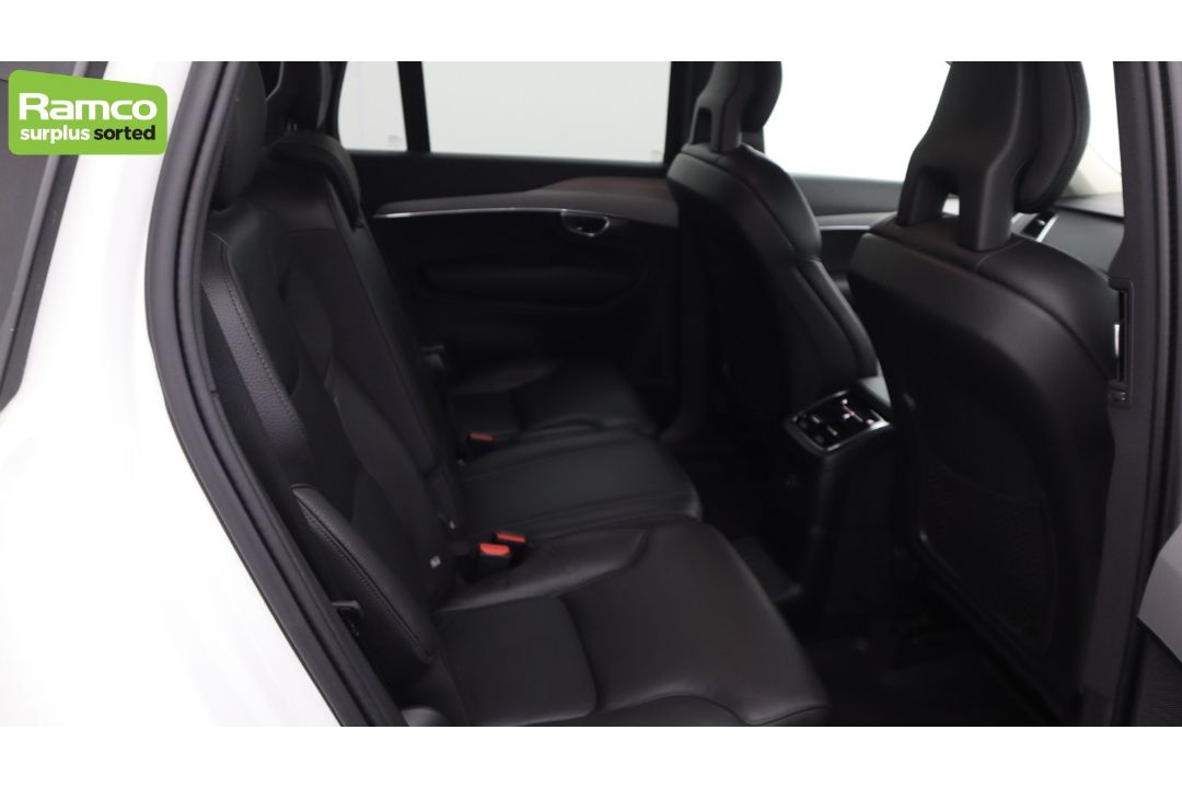 2021 Volvo XC90 Momentum T8 Recharge AWD 2.0L Petrol Hybrid - full details in the description - Image 28 of 61