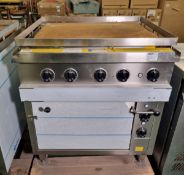 MKN 10010084S stainless steel electric solid top oven range - W 800 x D 870 x H 895mm