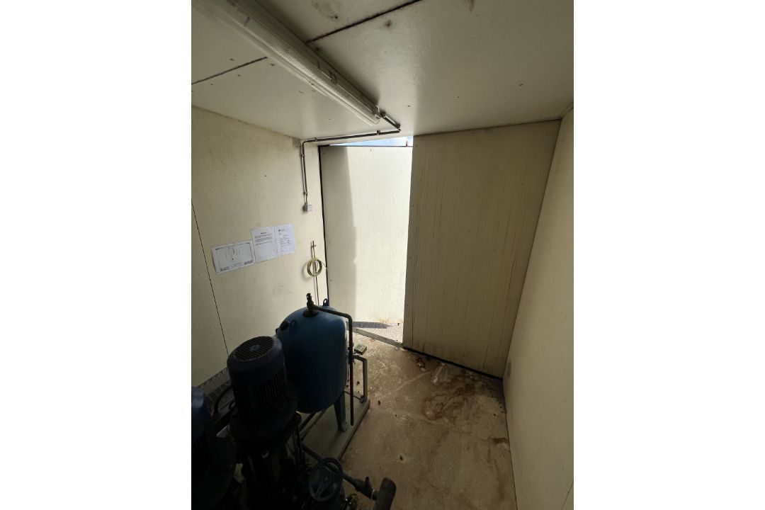 Pump pressurisation unit in modified 10ft ISO container - details in desc. - Image 12 of 12