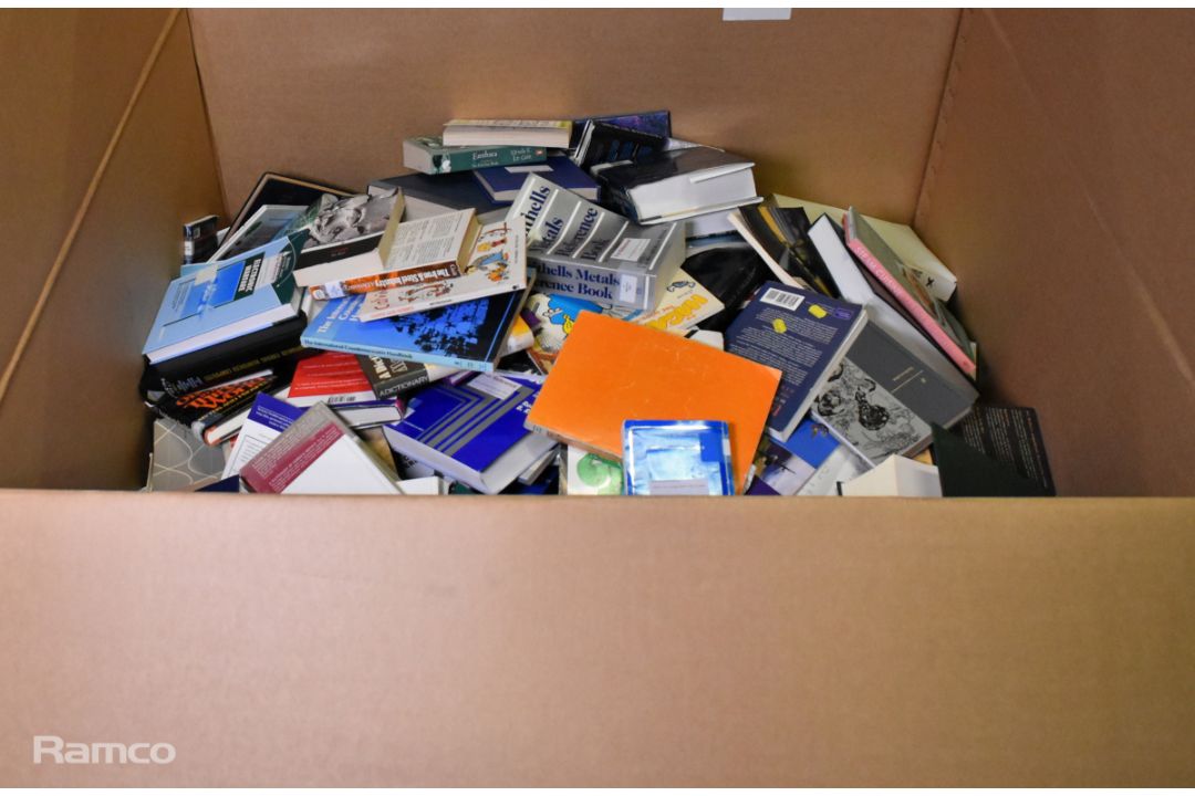 Pallet of mixed genre books - approx. weight: 290kg - Image 5 of 5