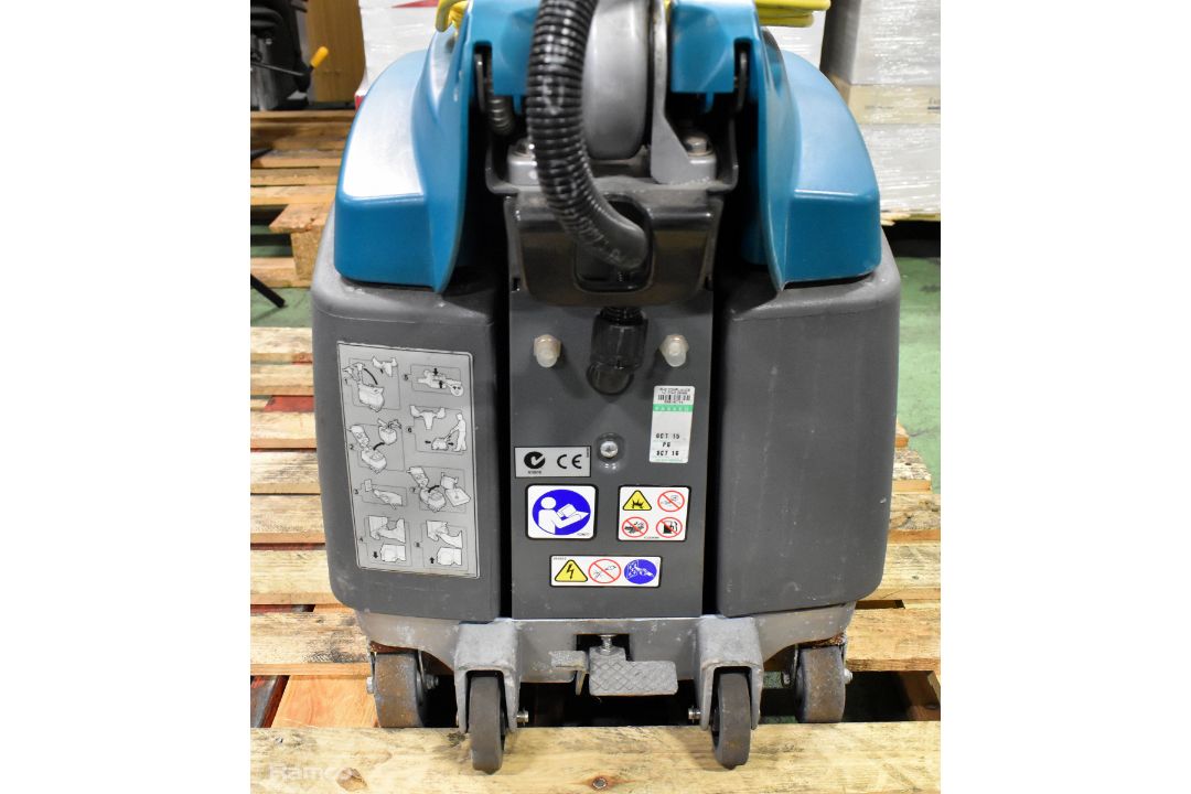 Tennant T1 walk behind micro floor scrubber - 380mm working width - Image 8 of 9