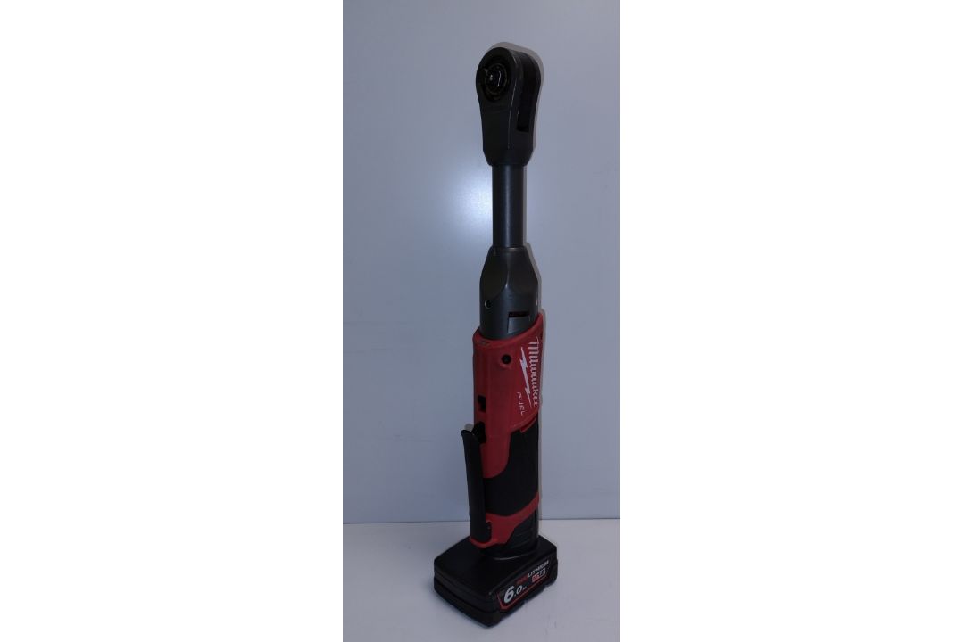 Milwaukee M12 FIR38LR 12V 3/8 inch drive cordless ratchet with 12v 6.0 Ah Li-ion battery - Image 2 of 7