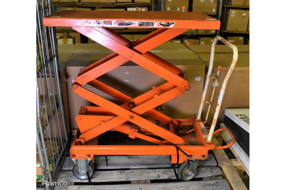 Bishamon BX30S double scissor mobile lift table - capacity: 300kg (660lbs) - Image 3 of 7