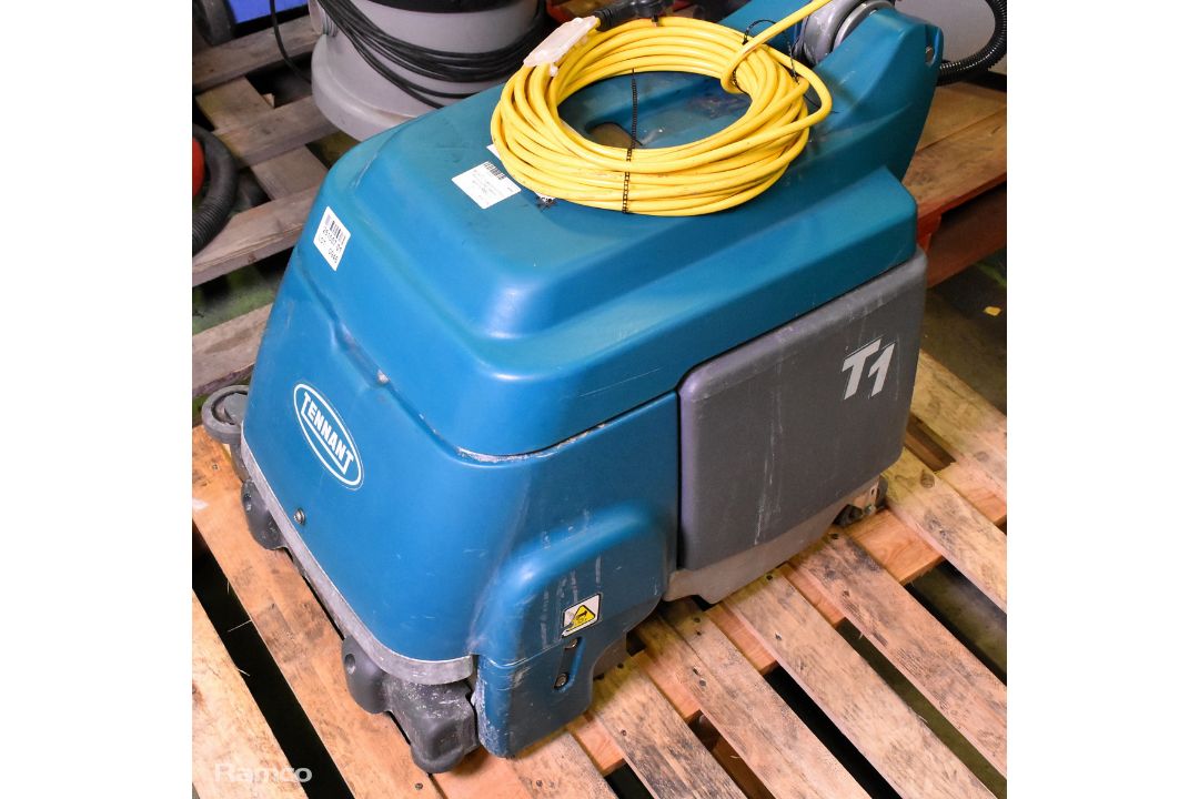 Tennant T1 walk behind micro floor scrubber - 380mm working width - Image 4 of 9