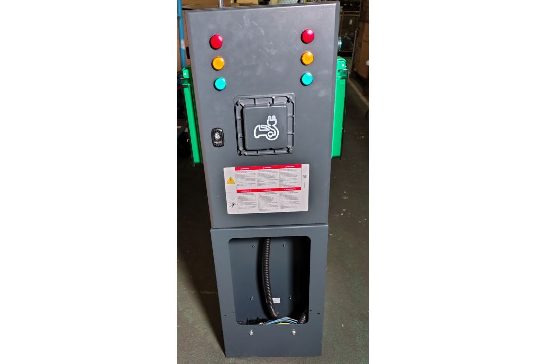Schneider EV.2S7P22 7kW electric vehicle charging station - W 410 x D 220 x H 1150mm - 42kg - Image 3 of 5