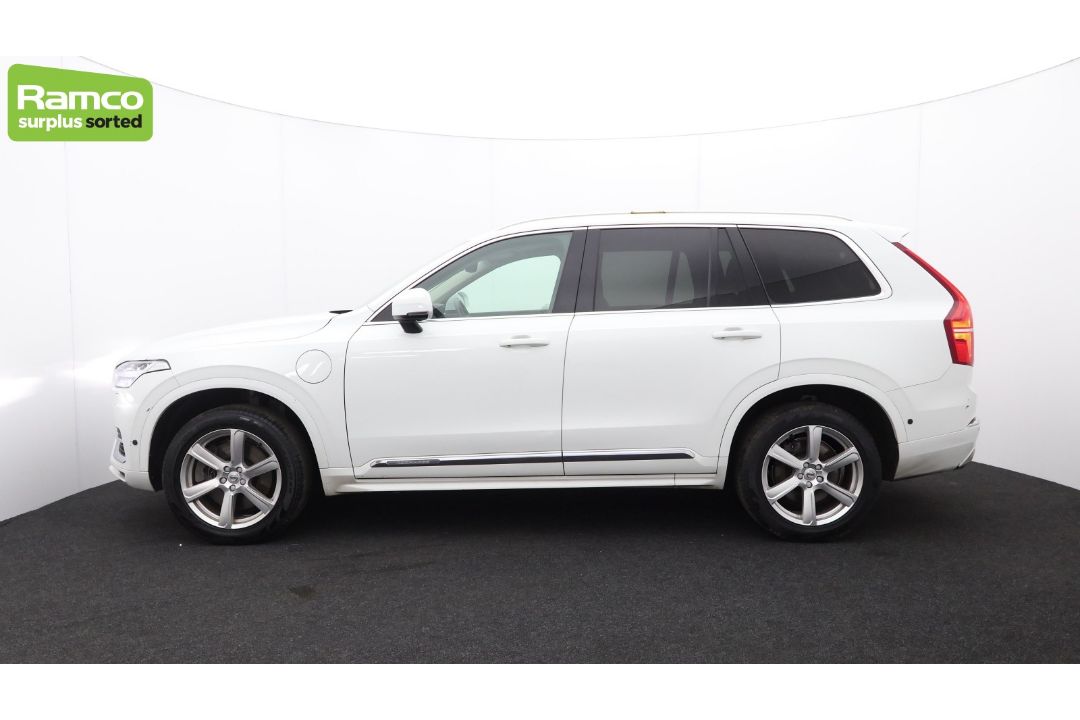 2021 Volvo XC90 Momentum T8 Recharge AWD 2.0L Petrol Hybrid - full details in the description - Image 8 of 61