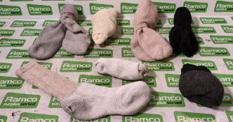 Various socks - mixed - 174kg - may be paired and unpaired