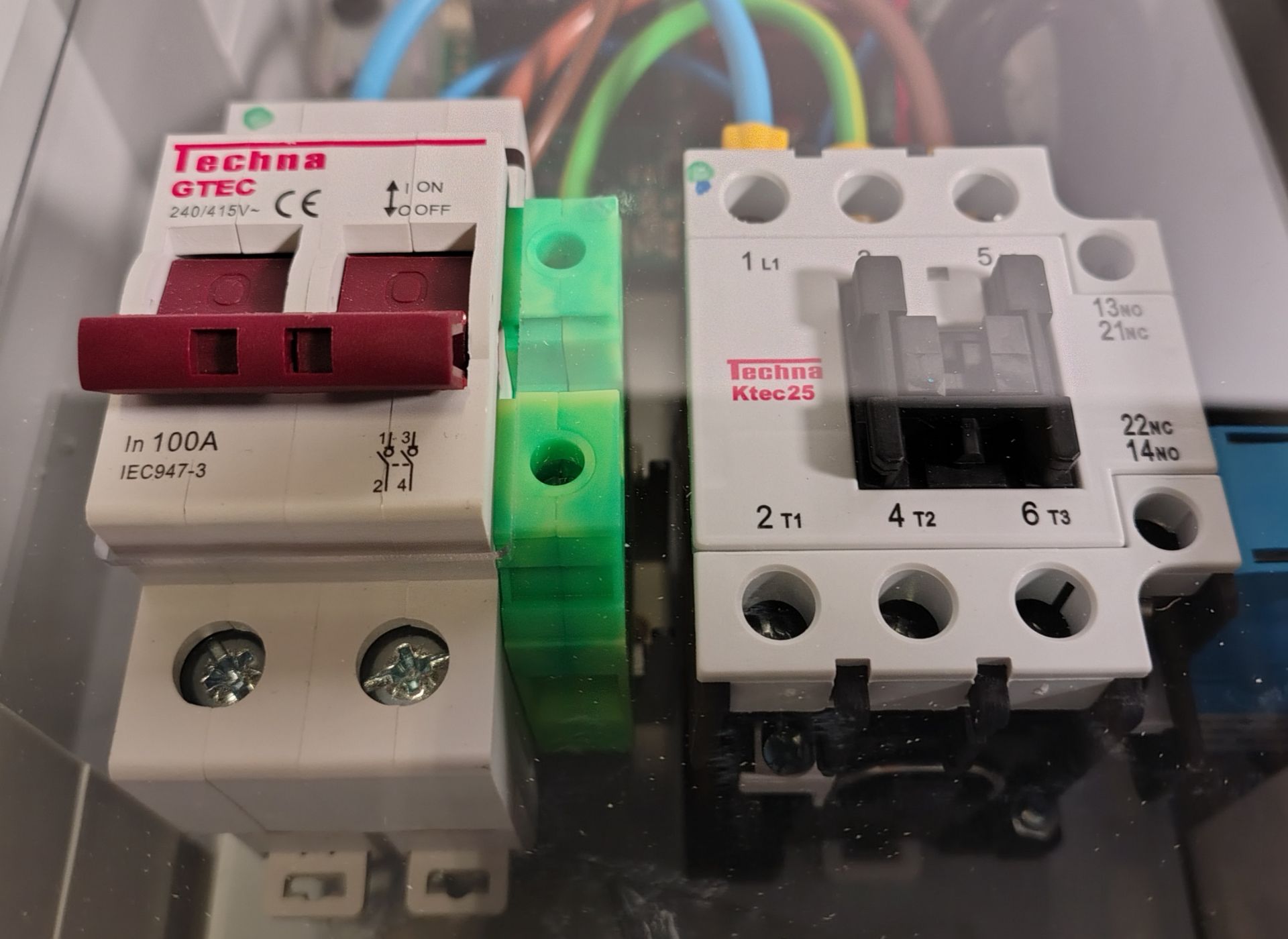 Matt:e IP-EVCP-TC80 single phase EV voltage monitoring and protection unit - W 200 x D 130 x H 300mm - Image 6 of 8