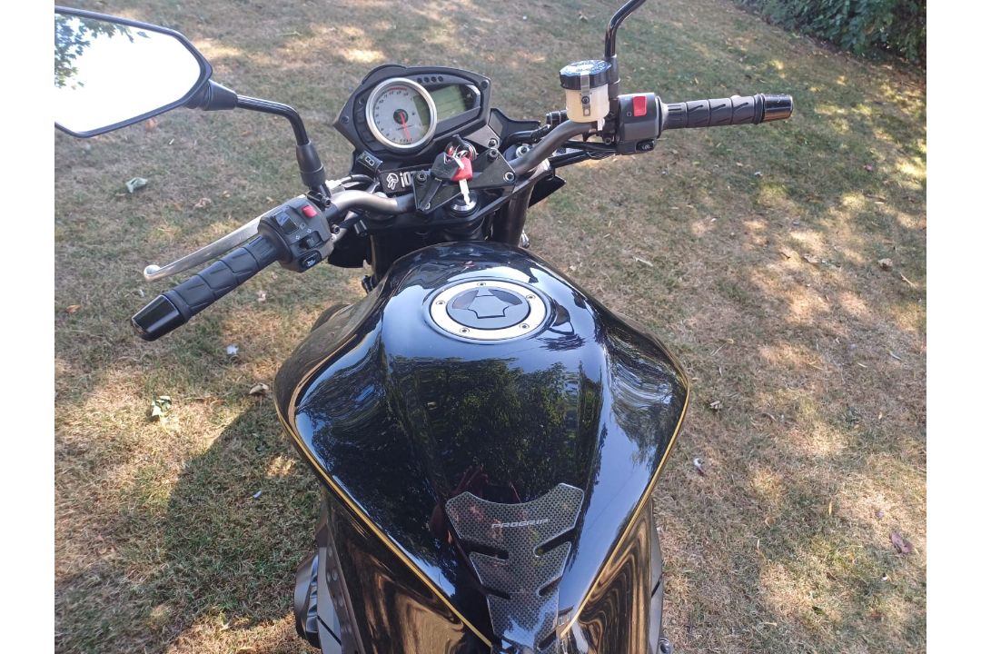 2011 Kawasaki Z750 motorbike - just over 19,000 miles - full details in the description - Image 11 of 16