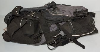 Various types of ex-military hardware and accessories - 153kg – may require repair / be incomplete