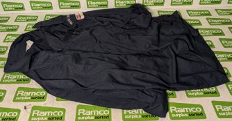 Various types of ex-military clothing - 185kg - may require repair or be as spares