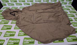 Various types of ex-military clothing - 172kg - may require repair or be as spares