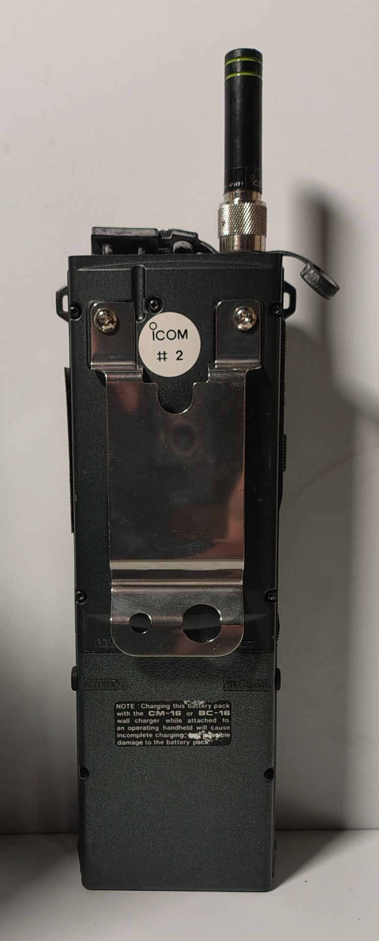 6x Icom IC-H16-UK and 5x Icom handheld transceivers/walkie talkies with 3x Icom battery chargers - Image 3 of 7