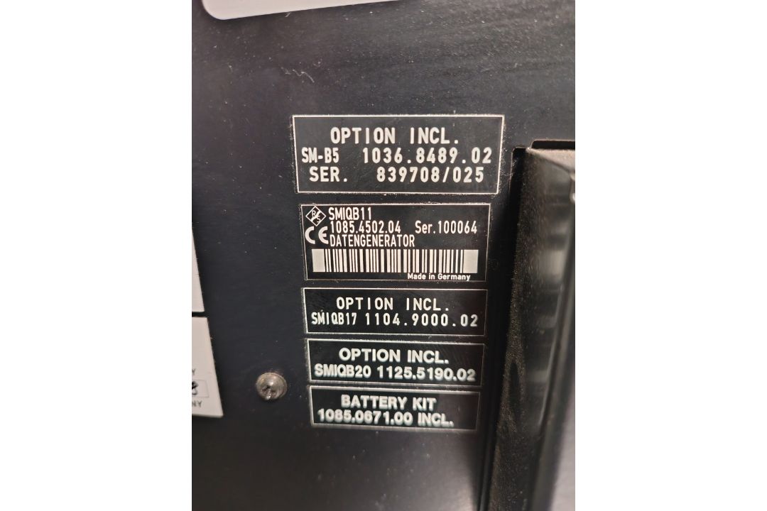 Rohde & Schwarz SMIQ 03B signal generator - 200 kHz - 3.3 GHz - Serial No: 100033 - Image 9 of 9